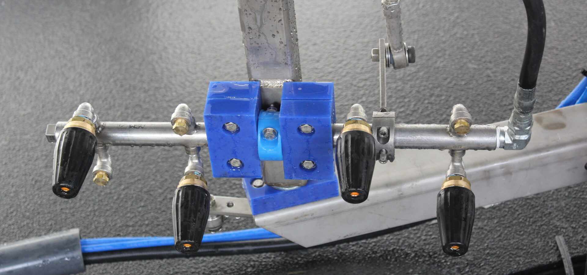 Pivoting Swirling Side Blaster